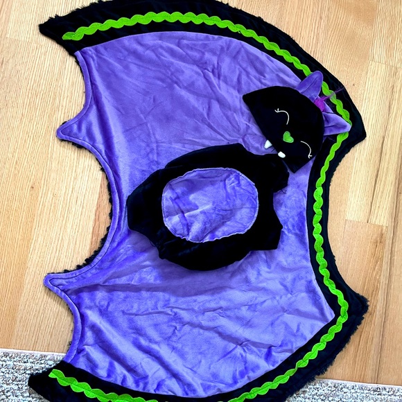 Infant bat swaddle costume, size 0-3M, worn once - Picture 2 of 3